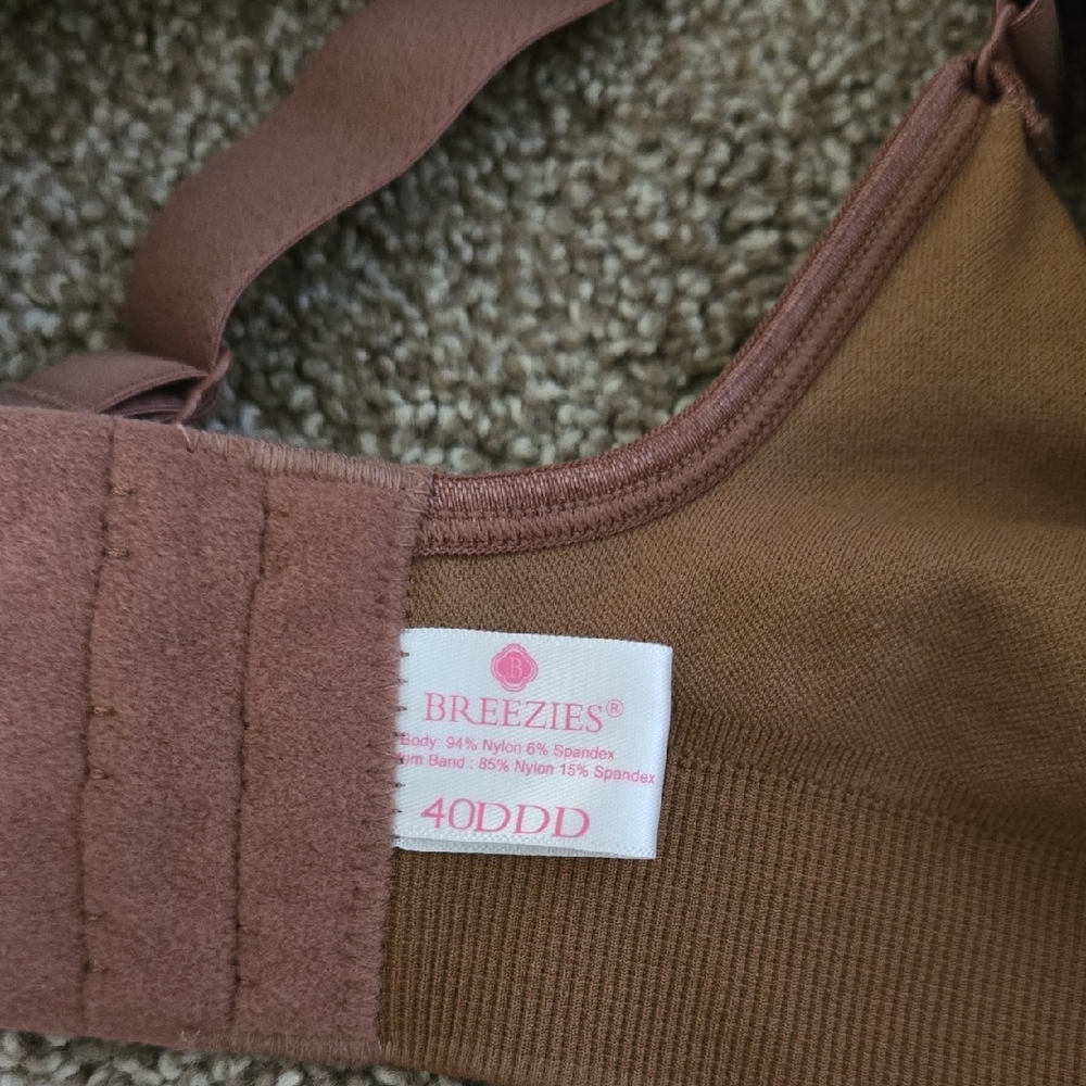 Breezies Smooth Floral Wireless Bra in Brown - Picture 4 of 4